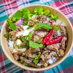 ข้าวน้ำตกเนื้อ