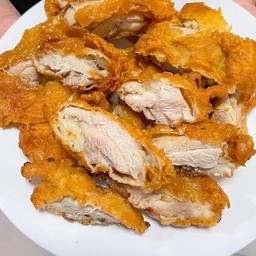 สะโพกไก่ทอดหั่นชิ้น 4 ชิ้น