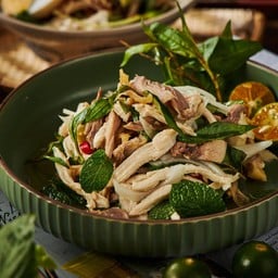 ยำไก่บ้านผักแพวส้มจี๊ด