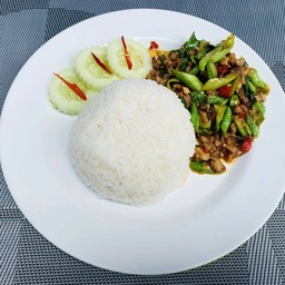 ครัวบ้านเรย์ อาหารตามสั่ง