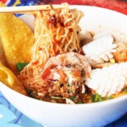 เตี๋ยวต้มยำไข่เยิ้ม ฮันญ่าฮาลาล ปากลัด พระประแดง