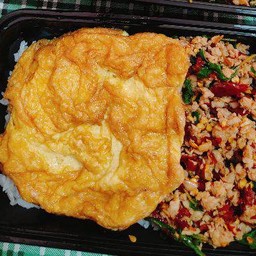 ข้าวกะเพราโบราณพริกแห้ง+ไข่เจียว