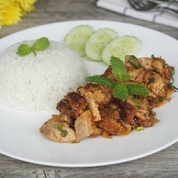 ข้าวยำไก่ย่าง