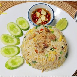 ข้าวผัดปลาเค็ม LM