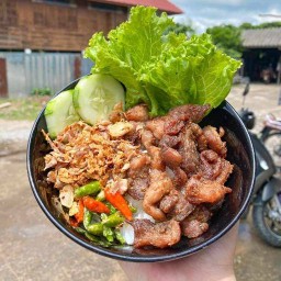 ข้าวหน้าเที่ยงคืน by ลุงภูริ