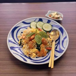 ข้าวผัดขี้เมาไข่เจียวหมูกรอบ