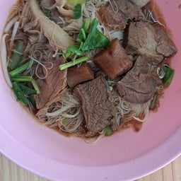 บะหมี่ไก่เทอริยากิ by บะหมี่คุณหนู หมู่บ้านบัวทองธานีพาร์ควิลล์ 7