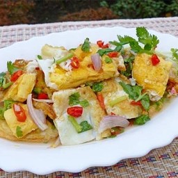 ยำไข่ดาว