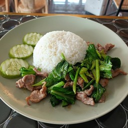 ข้าวคะน้าหมูหมัก