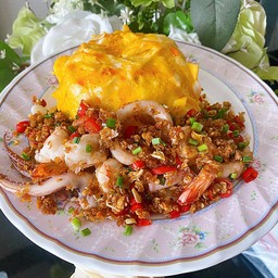ข้าวไข่ข้นหน้าทะเลคั่วพริกเกลือ