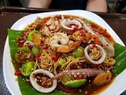 ตำมาม่าทะเลปลาร้าสุกค่ะ