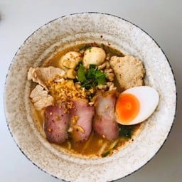 บะหมี่น้ำต้มยำหมูย่าง+ไข่มะตูม+โค้ก