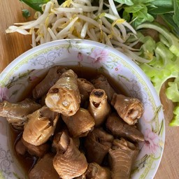 กินตีนมั้ย ก๋วยเตี๋ยวไก่มะระ(ซอยจุมพล)