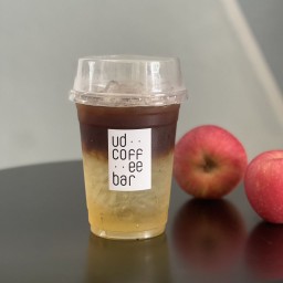 แบล็คแอปเปิ้ล