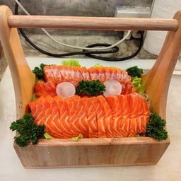 แซลมอนซาชิมิ 500g. ฟรีน้ำจิ้มซีฟู้ด