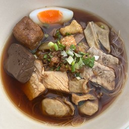 ราชาก๋วยจั๊บนายปื๊ดดด.