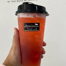 สตรอว์เบอร์รี่โซดา