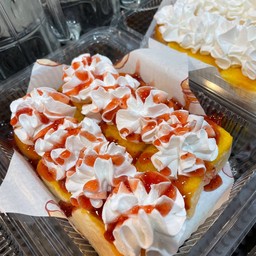 ปังปิ้งเนย+วิป+ซอสสตอเบอร์รี่