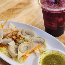 ยำเกี๊ยวปลา