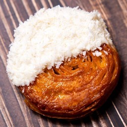 Aquin (Sweet) - White Choc coconut