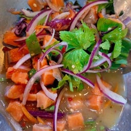 ยำแซลม่อน