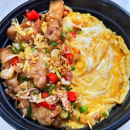 ข้าวไข่ข้นสามชั้นคั่วพริกเกลือ