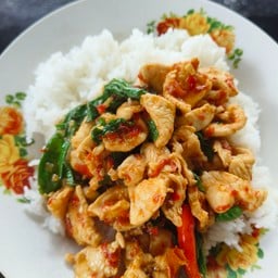 ป้าอุ้มอาหารตามสั่ง