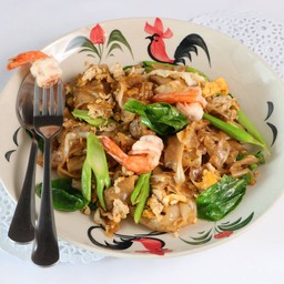 ผัดซีอิ้วกุ้ง ( เส้นใหญ่   ) [D]