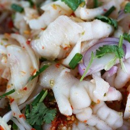 ตุ๊กติ๊ก ยำแซ๊บ