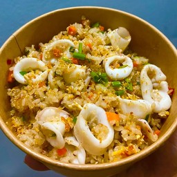 ข้าวผัดปลาหมึก