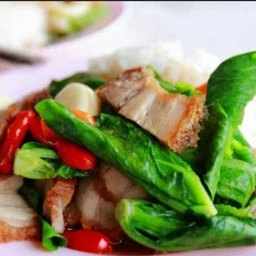 แขนงหมูกรอบราดข้าว