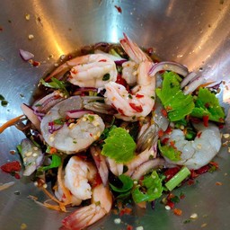 ยำกุ้งทูโทน