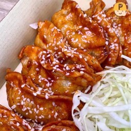 เกี๊ยวซ่าทอดซอสเกาหลี 6 ชิ้น