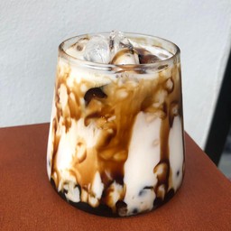 นมสดบราวน์ชูก้าบุกไข่มุก