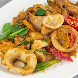 ปลาหมึกผัดไข่เค็ม อร่อยมาก