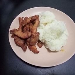 ข้าวเหนียวหมูทอดน้ำจิ้มแจ่ว