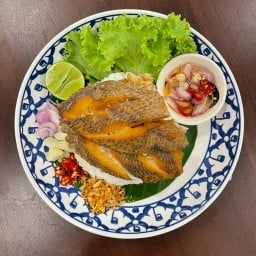 บ้านจันทร์ข้าว สนามจันทร์