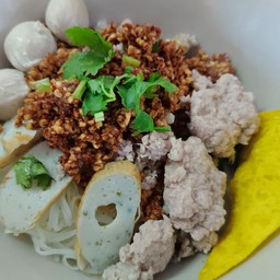 ก๋วยเตี๋ยวแห้งต้มยำหมูบะช่อ