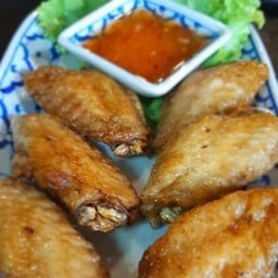 ปีกไก่ทอดน้ำปลา