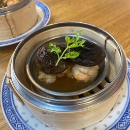 C12.กุ้งเห็ดหอมนึ่งน้ำแดง (2ชิ้น)