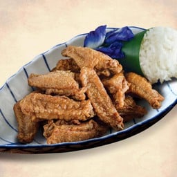 ปีกไก่ทอด & ข้าวเหนียวนุ่ม