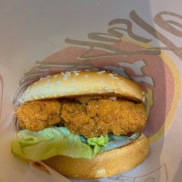 เบอร์เกอร์ไก่ทอด(แบบสุ่ม)เผ็ด-ไม่เผ็ดบอกได้ครับ