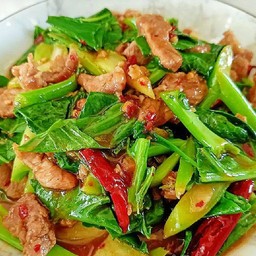 ข้าว.หมูชิ้นผัดคะน้า