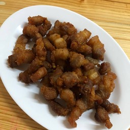 สามชั้นทอดน้ำปลา