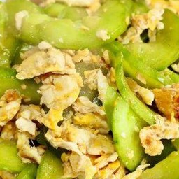 ข้าวแตงกวาผัดไข่