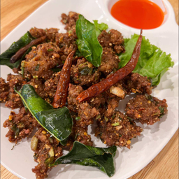 ลาบเนื้อทอด