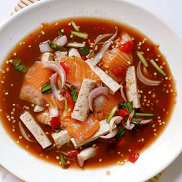 ยำนัวแซลมอน+หมูยอ