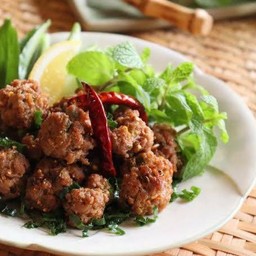ลาบหมูทอด