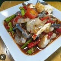 ยำเหลากุ้งสดปูม้า