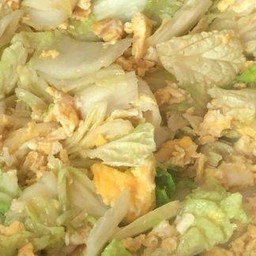 ข้าวผัดผักกาดขาวใส่ไข่